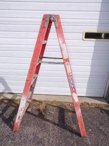 lot 35 image: 6 Twin Step Ladder Fiberglass
