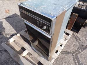 lot 75 image: Kitchen Aid Garbage Compactor