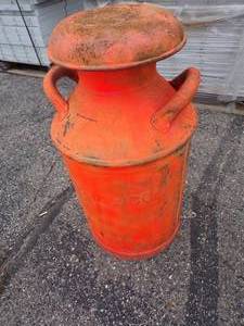 lot 89 image: HOME OIL CO  Vintage Can