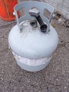lot 90 image: 20# Propane Tank