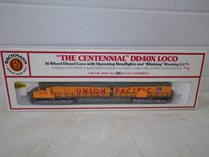 lot 11 image: The Centennial DD40X LOCO  HO Scale Item # 66501