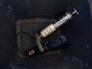 lot 46 image: Lincoln cordless Grease Gun no battery