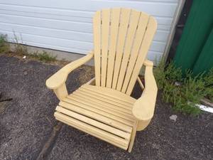 lot 20 image: Outdoor Wood Chair