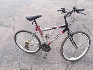 lot 22 image: 15 Speed Bike