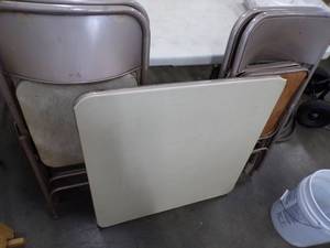 lot 30 image: Samsonite Folding Table with 4 Chairs