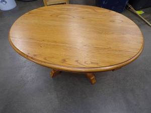 lot 32 image: Oak Oval Coffee Table