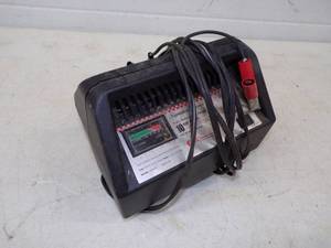 lot 116 image: 10 AMP Battery Charger