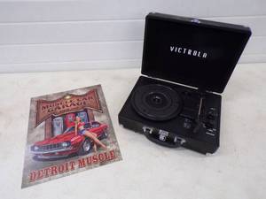 lot 117 image: Metal Sign and Record Player