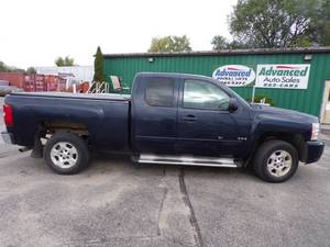 lot 2 image: 2008 Chevy Silverado