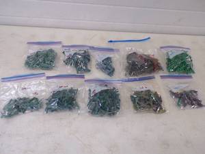 lot 138 image: 10 Packages of Vintage Army Men