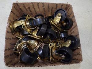 lot 143 image: 24 - 1 12 Rollers