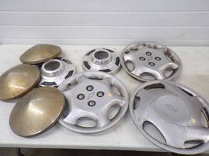 lot 159 image: Vintage Hub Caps