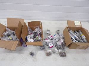 lot 160 image: Huge lot of Steel Pipe Fittings
