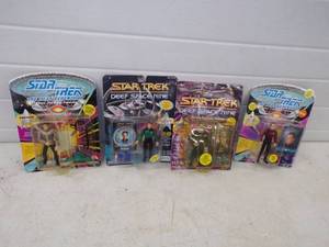 lot 165 image: Star Trek Action Figures