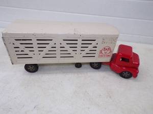 lot 172 image: Vintage Toy Truck and Trailer