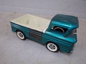 lot 174 image: Vintage Toy Truck
