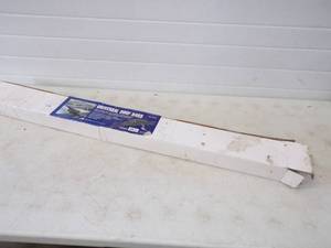 lot 176 image: Universal Roof Bars