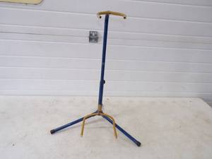 lot 180 image: Guitar Stand