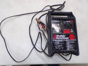 lot 191 image: Battery Charger