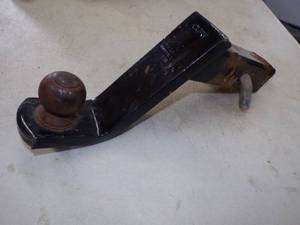 lot 196 image: 2 Receiver hitch