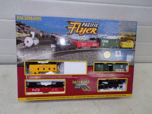 lot 221 image: Pacific Flyer Train Set HO Scale