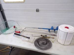 lot 231 image: Fishing Lot