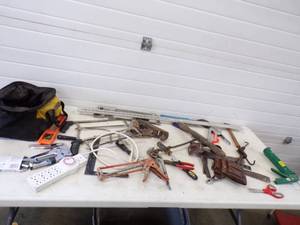 lot 244 image: Assorted tools