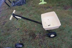 lot 9 image: Franks Nursery FertilizerSeed Spreader