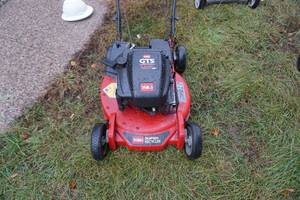 lot 5 image: Toro Super Recycler GTS Personal Pro Self Propelled Lawn Mower
