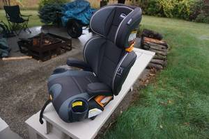 lot 33 image: Chicco Brand High End Childrens Booster Seat Car Seat Blue Color