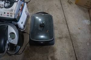lot 46 image: Large Lot of Assorted Kitchen Electric Appliances