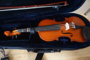 lot 32 image: Youth Violin With Zippered Case