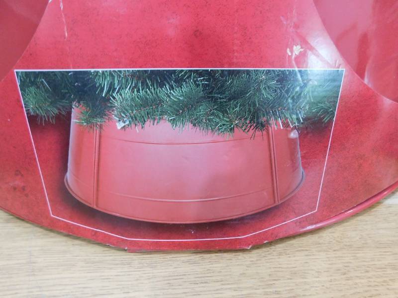 Home Accents Holiday Christmas Tree Collar 26.6 Mild Steel In Red Indoor Only