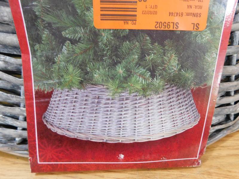Home Accents Holiday 27 Inch Rattan Tree Collar