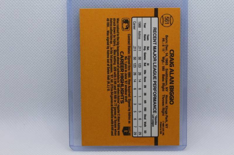 lot 149 image: Craig Biggio Rookie Donruss 89 No. 561