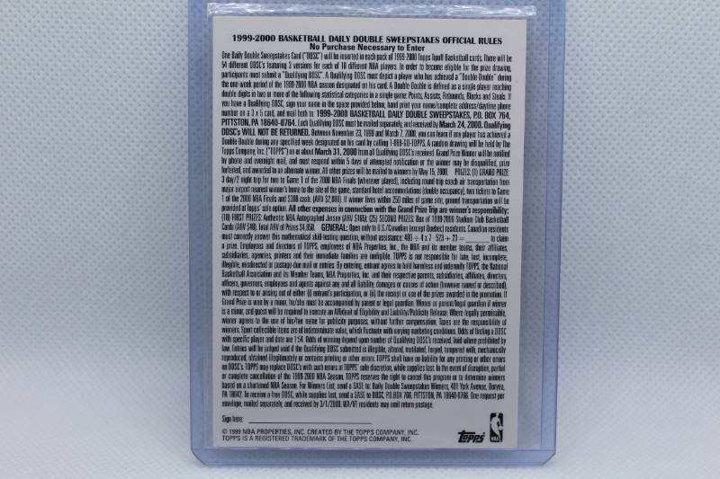 lot 41 image: Kobe Bryant Daily Double Topps NBA Tipoff 99 Sweepstakes Card