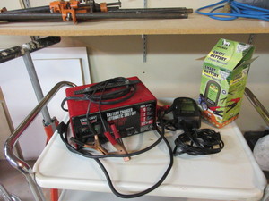 lot 521 image: BATTERY CHARGER  AND A BATTERY CHARGER MAINTAINER