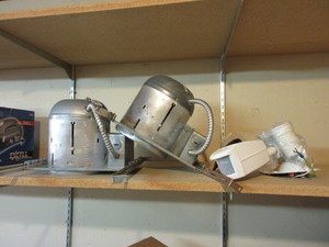 lot 525 image: RECESSED LIGHTS AND SECURITY LIGHT - NEW