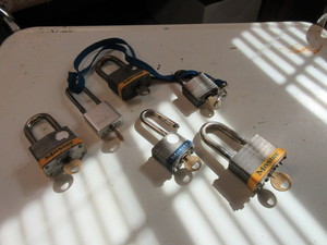 lot 537 image: ASSORTED MASTER LOCKS WITH KEYS