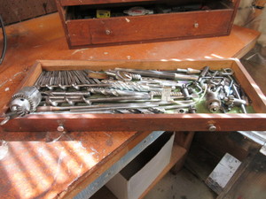 lot 553 image: TAPS, DRILL BITS, CHUCKS AND MORE