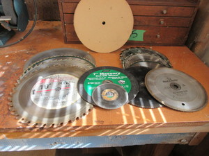 lot 556 image: CIRCULAR SAW BLADES AND MASONRY WHEEL