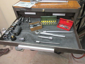 lot 563 image: RACHET, SOCKETS, AND MORE