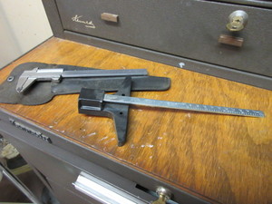 lot 571 image: CRAFTSMAN 40162 BLADE CALIPER WITH CASE