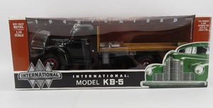 lot 4 image: Die-Cast Promotions International 1948 Flatbed Truck Model KB-5 NIB