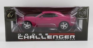 lot 6 image: Highway 61 Collectibles Dodge Challenger 118 Concept Car NIB