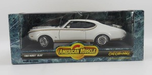 lot 56 image: American Muscle 118 Scale 1969 Hurst Olds Diecast Model