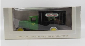 lot 58 image: SpecCast Steel Replica Truck John Deere Moline Illinois Farm Tractors NIB
