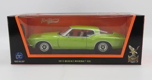 lot 62 image: Road Signature 1971 Buick Riviera Lime Green 118 Scale NIB