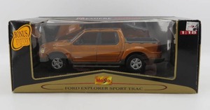 lot 180 image: Maisto 118 Scale Premiere Edition Ford Explorer Sport Trac