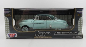 lot 190 image: Motor Max American Classics 1950 Chevy Bel Air 118 Scale